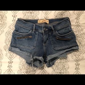 HOLLISTER denim short-shorts